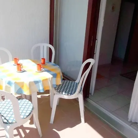 Laguna Apartment *